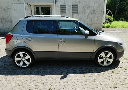 Skoda Fabia 1.2l TSI DSG 77kW Scout Scout