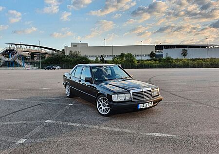 Mercedes-Benz 190 190E 1.8 W201