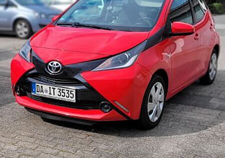 Toyota Aygo (X) Aygo (X) 1,0-l-VVT-i x-play x-shift x-play