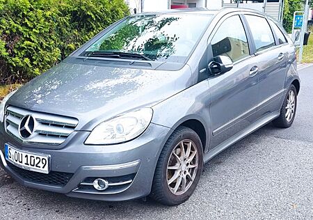 Mercedes-Benz B 180 BlueEFFICIENCY -
