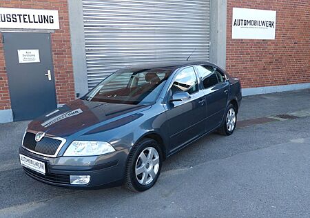 Skoda Octavia 1.6 FSI Elegance Auto.*Leder*PDC*1.Hand*