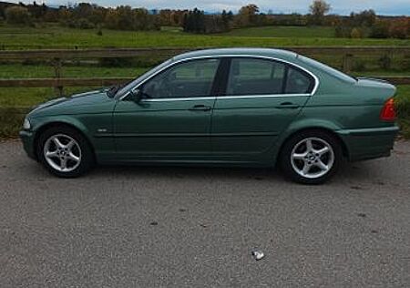 BMW 323i E46 Limousine