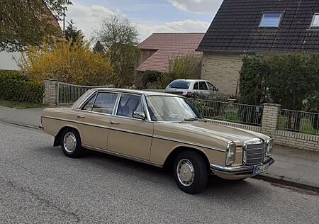 Mercedes-Benz 200