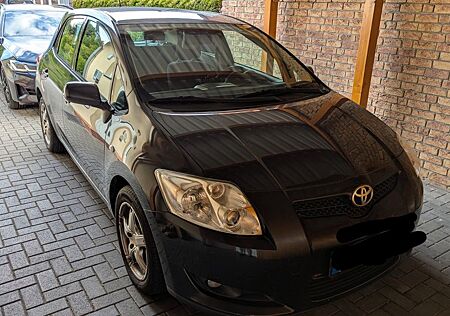 Toyota Auris 1.4 - Klima-Automatik/ 4 Türer