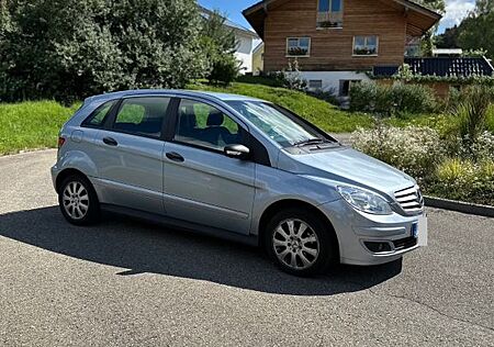 Mercedes-Benz B 170 -