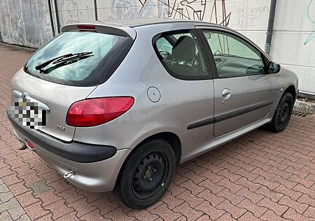 Peugeot 206 1.1