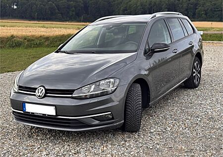 VW Golf Volkswagen 1.6 TDI SCR DSG IQ.DRIVE Variant IQ.DRIVE