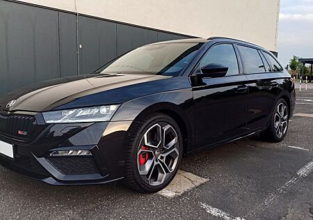 Skoda Octavia 2.0 TSI DSG RS PLUS Ko. Alu-19 Alcantara
