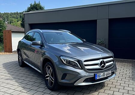 Mercedes-Benz GLA 200 Activity Edition NAVI, TEMPOMAT, SELBSTL
