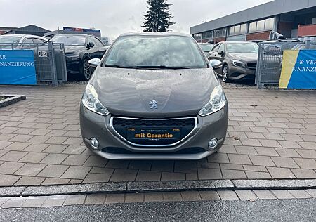 Peugeot 208 Style 1 jAHR GARANTIE