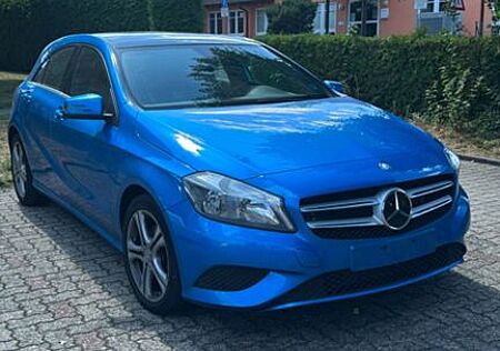 Mercedes-Benz A 200 BlueEFFICIENCY Style Style