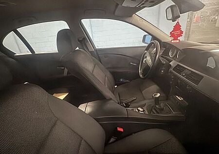 BMW 520i -