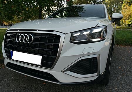 Audi Q2 40TFSI adv. qu. Str. Sline ACC Matrix Nav Gar