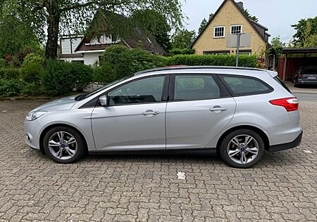 Ford Focus 1,0 EcoB. 74kW Champions Edit. Turnier...