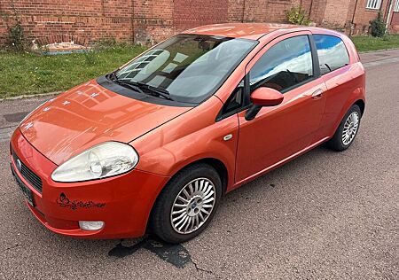 Fiat Punto 1.4 8V Active/TÜV bis 01.2027!