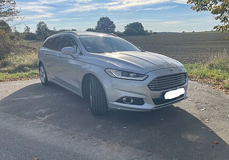 Ford Mondeo 2,0 TDCi Titanium *PANO* *ACC* *AHK*
