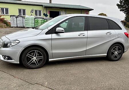 Mercedes-Benz B 220 CDI