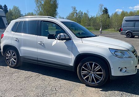 VW Tiguan Volkswagen 2.0 TDI BlueMotion Technology Team Te...