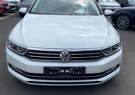 VW Passat Variant Volkswagen 2.0 TDI SCR DSG Comfortline V...