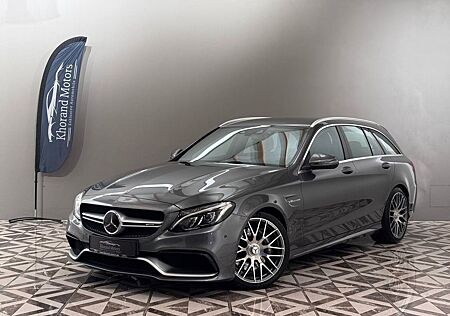 Mercedes-Benz C 63 AMG exzellentem Pflegezustand Service Neu