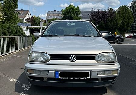 VW Golf Volkswagen TÜV bis März 2026