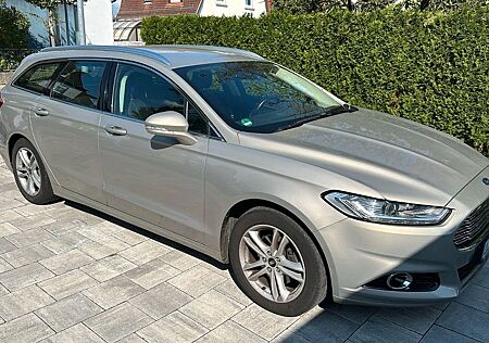 Ford Mondeo 2,0EB Titanium Turnier Auto/AHK/NAV/LED