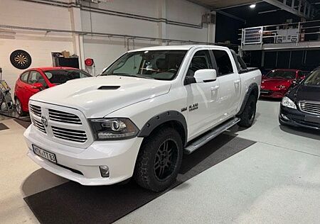 Dodge RAM 1500 4x4 Deutsches Modell 5,7 L V8