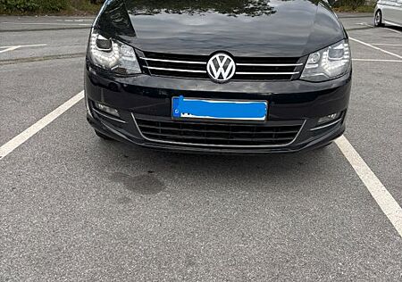 VW Sharan Volkswagen 2.0 TDI SCR Highline AHK Pano