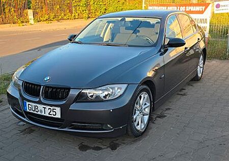BMW 325i -