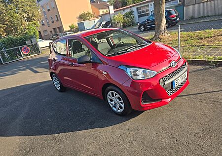 Hyundai i10 1.0 YES! Automatik YES!