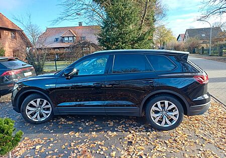 VW Touareg Volkswagen 3.0 V6 TDI 170kW 4MOTION Tiptronic -