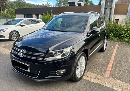 VW Tiguan Volkswagen 2.0 TDI Panorama-Dach TÜV 10/2027