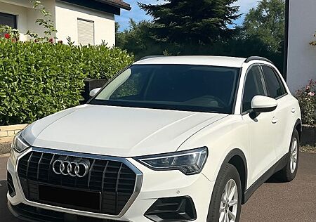 Audi Q3 40 TFSI Quatro S Tr. Adv. Guter Zustand+STHZ!