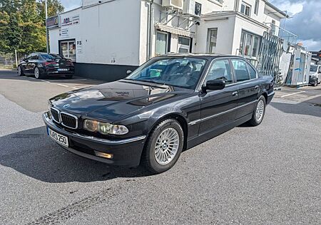 BMW 735i Checkheft Gepflegt