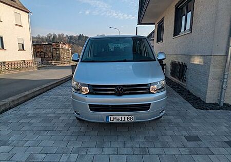 VW T5 Caravelle Volkswagen . Motor neu