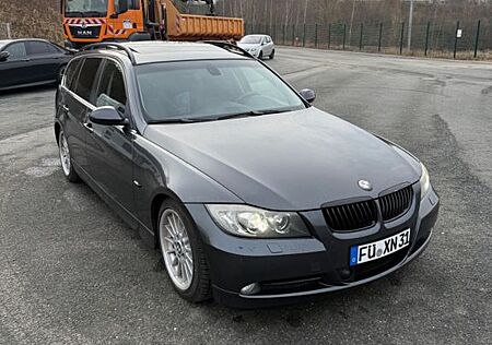 BMW 325xi touring -