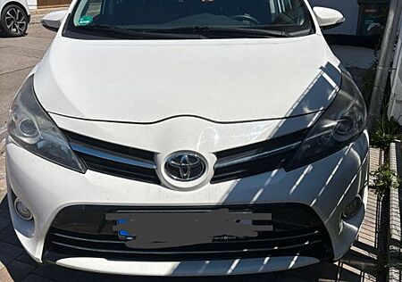 Toyota Verso 1.8l Valvematic Executive 5-Sitzer Exe...