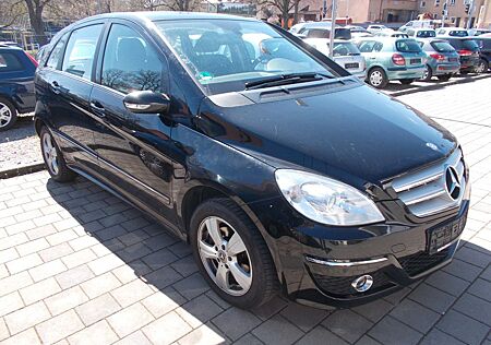 Mercedes-Benz B 200 B -Klasse / AUTOMATIK