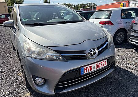 Toyota Verso 2.2l D-CAT Life 5-Sitzer