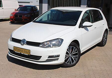 VW Golf Volkswagen VII Lim. Allstar BMT/Navi/S-Heft/TÜV NEU