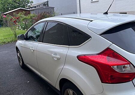 Ford Focus 1,0 EcoB. 92kW Champions Edit. Turnier...