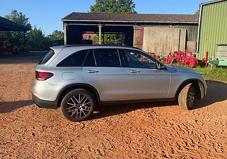 Mercedes-Benz GLC 220 d 4M/LED/Carplay/AHK/Lhzg etc