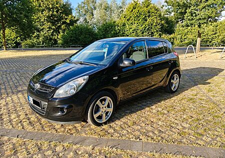 Hyundai i20 1.2 Comfort * TÜV 08/26 * 2. Hand* 5-Türer