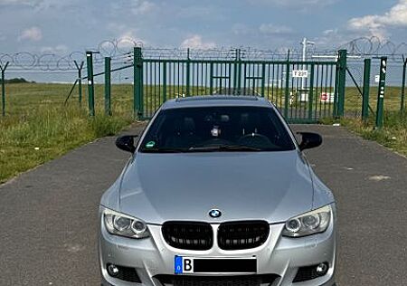 BMW 330i e92 Coupé
