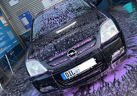 Opel Signum 2.2 Direct -