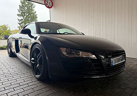 Audi R8 4.2 FSI R tronic quattro -