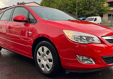 Opel Astra J Lim. 5-trg. Edition