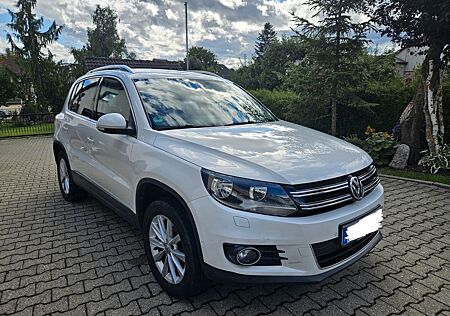 VW Tiguan Volkswagen 2.0 TDI BlueMotion Tech Sport & Style...