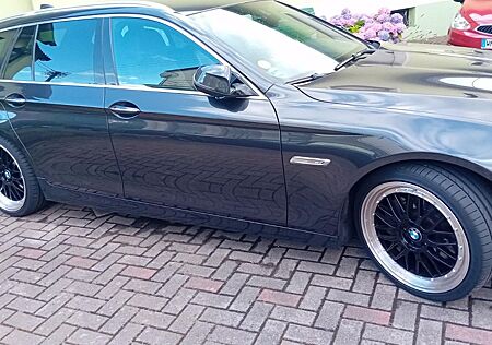 BMW 535d xDrive Touring A Luxury Line Luxury Line