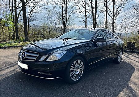 Mercedes-Benz E 220 Coupé CDI -
